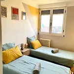 Les Toits De - T3 & Garage Apartment