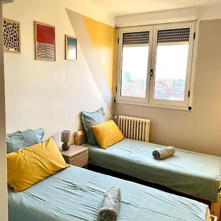 Les Toits De - T3 & Garage Apartment